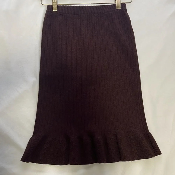 Girls Ruffle Hem Knit Skirt size 10-12 - Picture 7 of 7